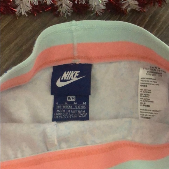 Brand New (Never Worn) Kids Nike Leggings - Picture 3 of 3